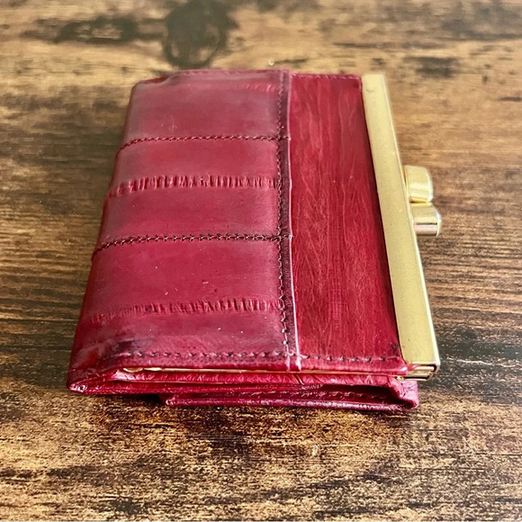 Vintage| Retro Red Eel Ski & Gold Metal Mini Wallet Change Purse - Picture 2 of 5
